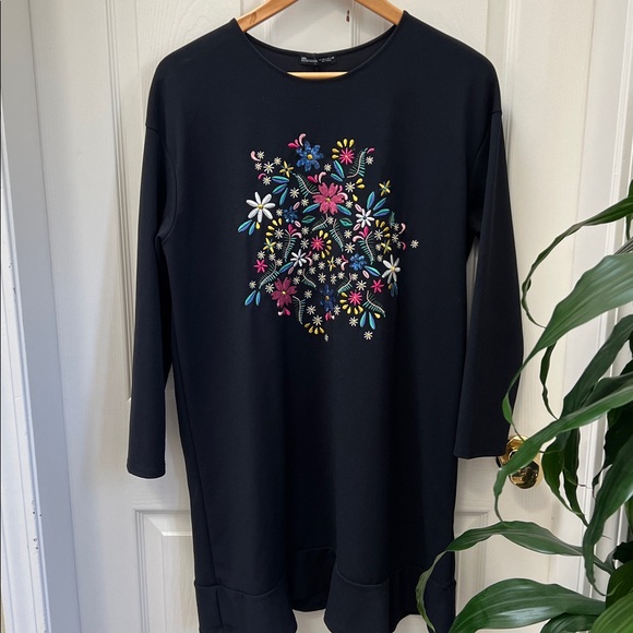 ZARA Navy Floral Embroidered Long Sleeve Tunic - Picture 2 of 4
